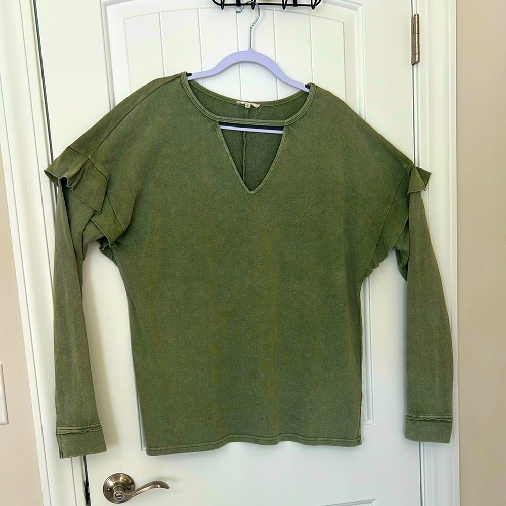 Easel, Sz M, oversized, lagenlook, loose, flowy, sage green, flounce top - Picture 2 of 10